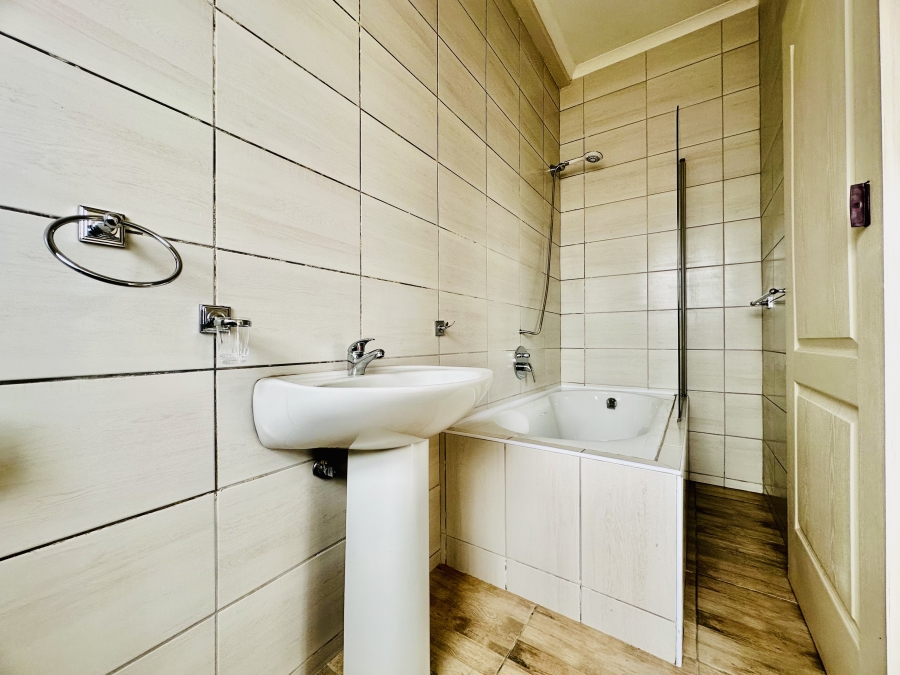 3 Bedroom Property for Sale in Franskraal Western Cape